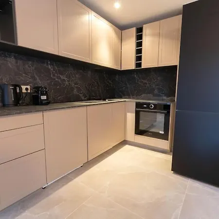 Love Room Avec 2 Jacuzzi Balneo, Parking Nice Exterior photo