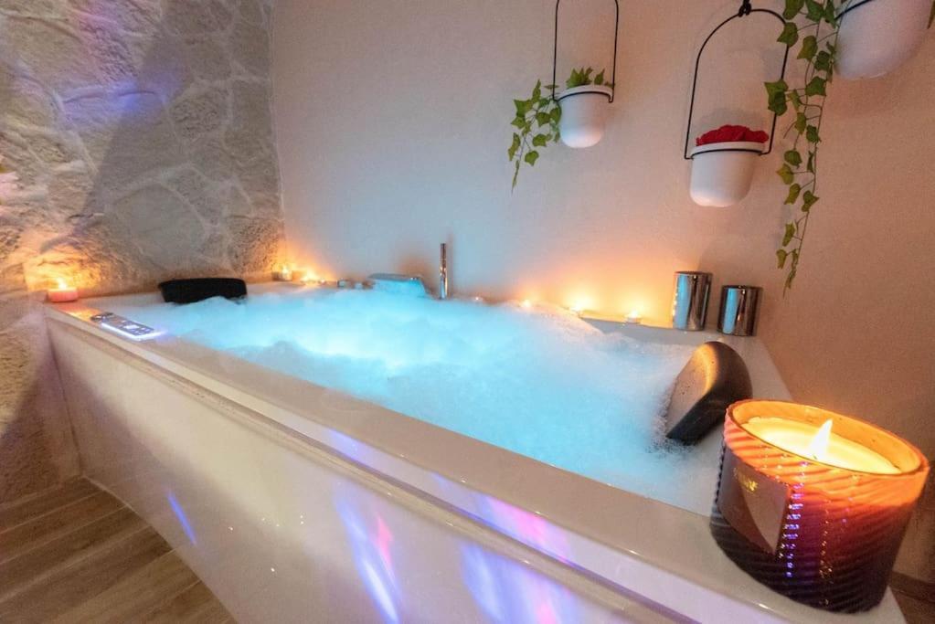 Apartment Avec 2 Jacuzzi Balneo, Parking Nice